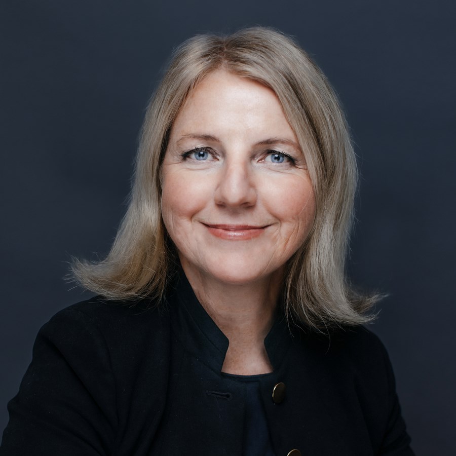 Pia Irell - Website
